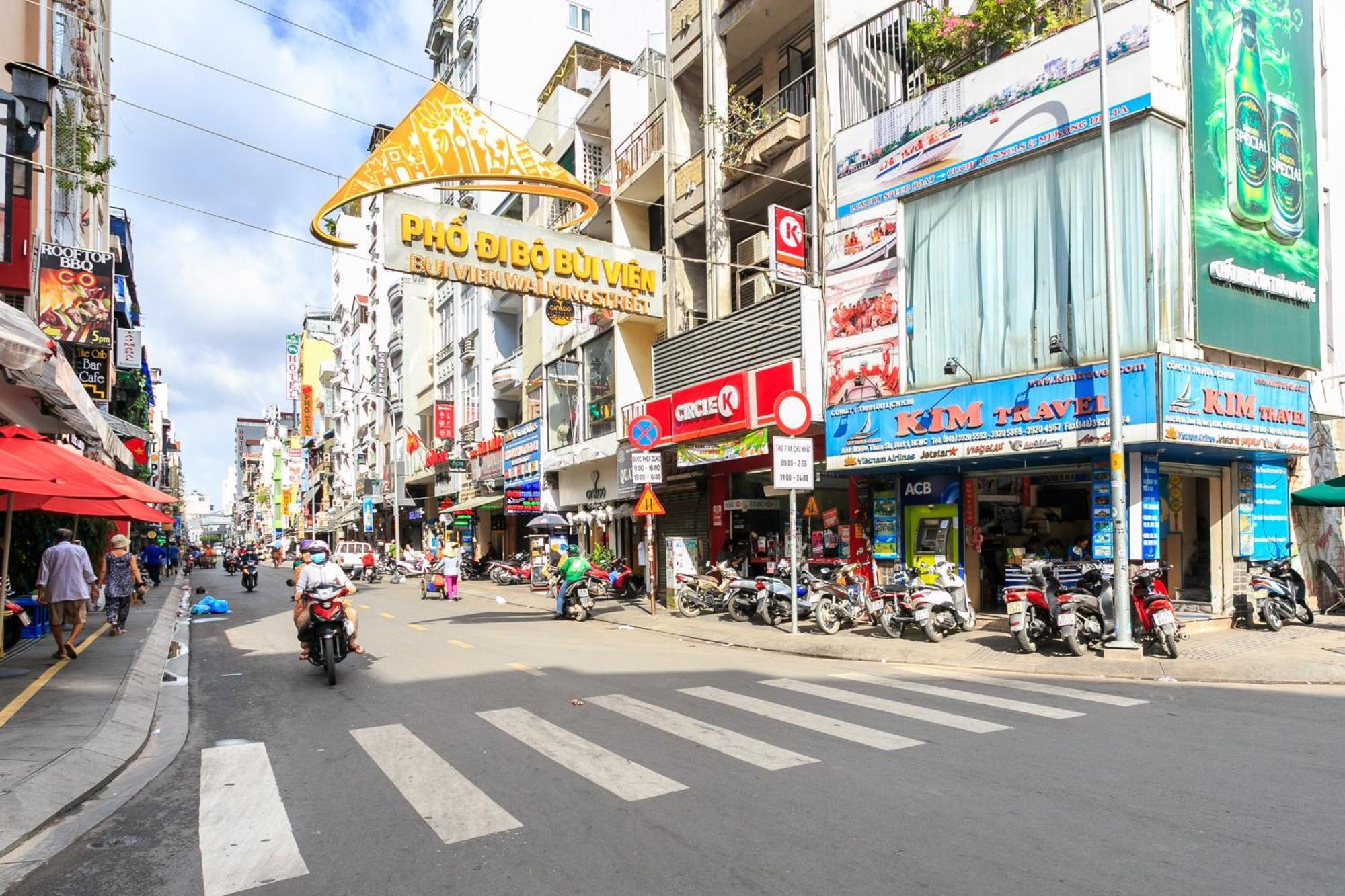 Phan Khách sạn